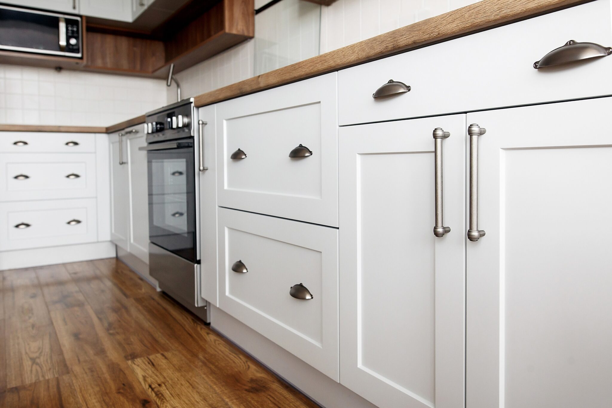 Refinishing Kitchens & Baths – Before and After